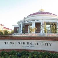 Tuskegee Universityのロゴです