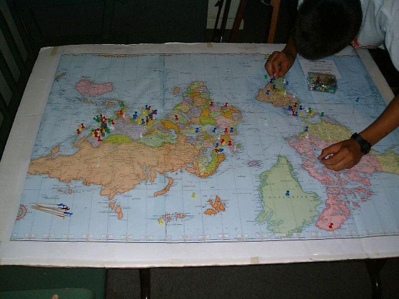 留学生の出身地を示すピン