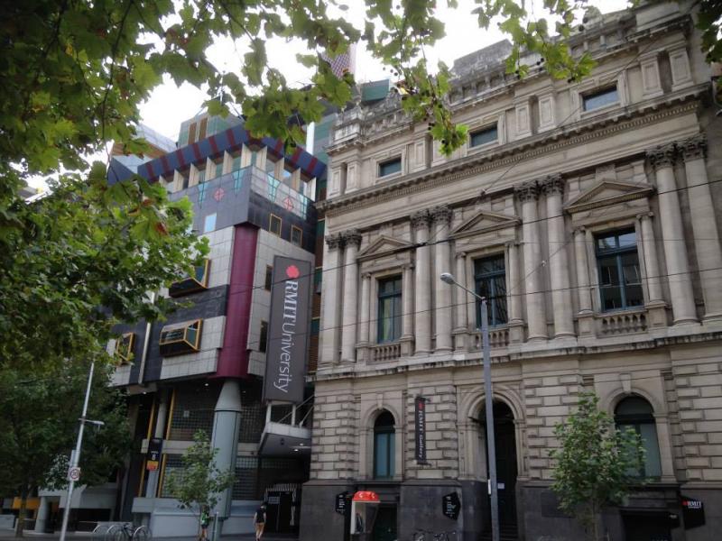 図書館などです