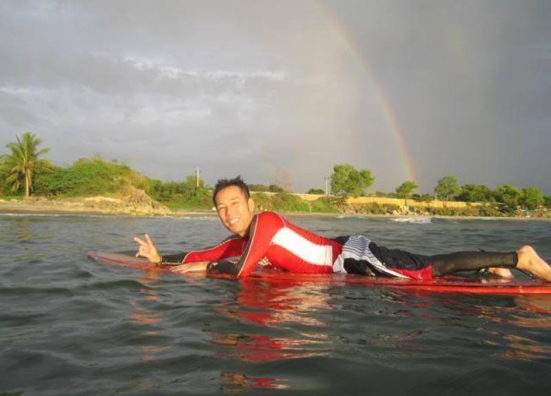 フィリピンでサーフィン