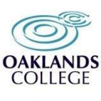 Oaklands Collegeのロゴです