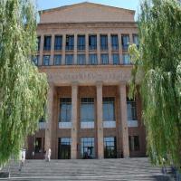 Yerevan State Universityのロゴです
