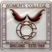 ウイメンズ大学シロン校のロゴです