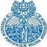 Ateneo Pontificio Regina Apostolorumのロゴです