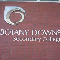 Botany Downs Secondary Collegeのロゴです