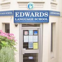 Edwards Language Schoolのロゴです