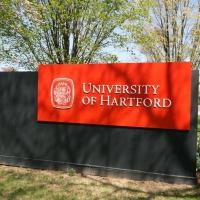 University of Hartfordのロゴです