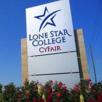 Lone Star College - CyFairのロゴです