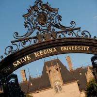 Salve Regina Universityのロゴです